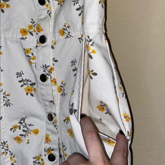 Button up White Floral Sundress With Pockets - Picture 6 of 7